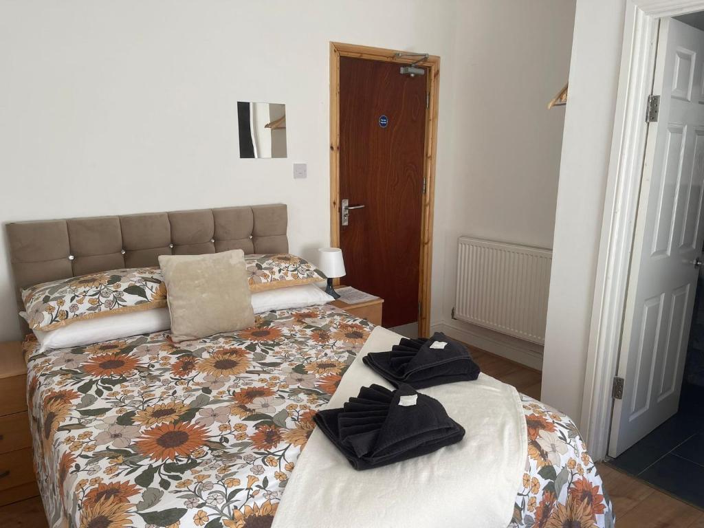 Ariana House Hotel-Families and Couples Only room 2