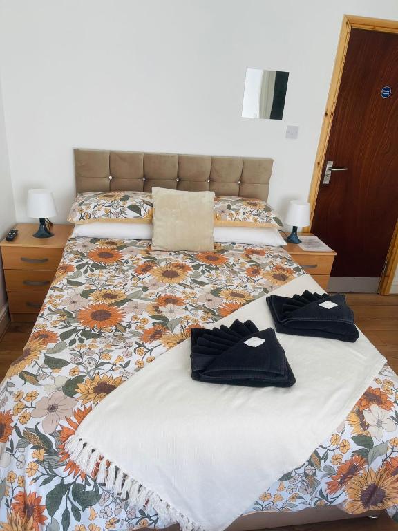 Ariana House Hotel-Families and Couples Only room 4